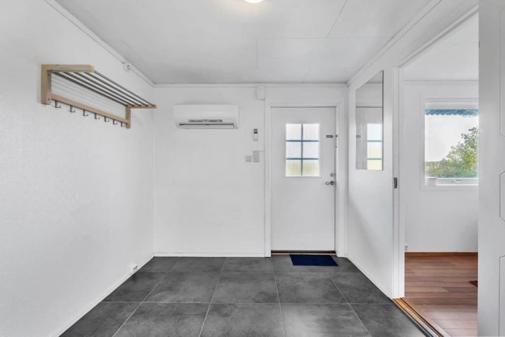 Romslig Og Fin Leilighet 17 Min Til Kristiansand Centrum Nodeland Екстериор снимка