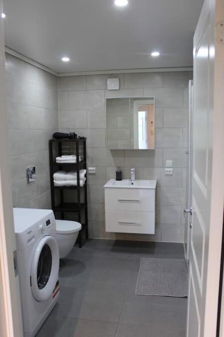 Romslig Og Fin Leilighet 17 Min Til Kristiansand Centrum Nodeland Екстериор снимка